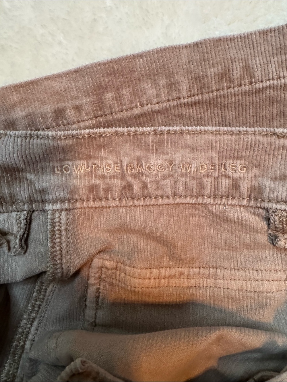 NWOT AEO Women’s Low-Rise Baggy Wide Leg Stretch Corduroy Pants 8Short Taupe - Picture 3 of 7